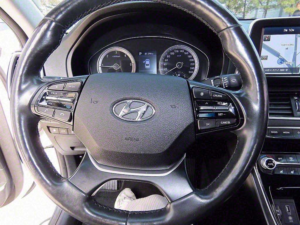 HYUNDAI Grandeur - Vista 8