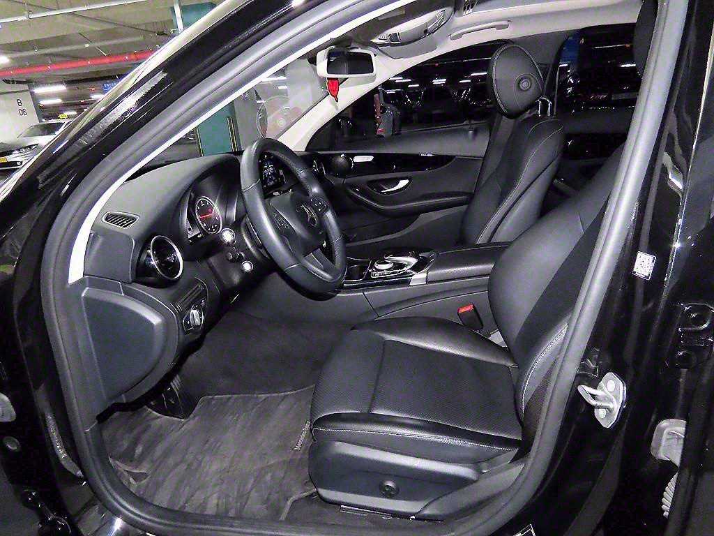 Mercedes Benz C Class - Vista 6