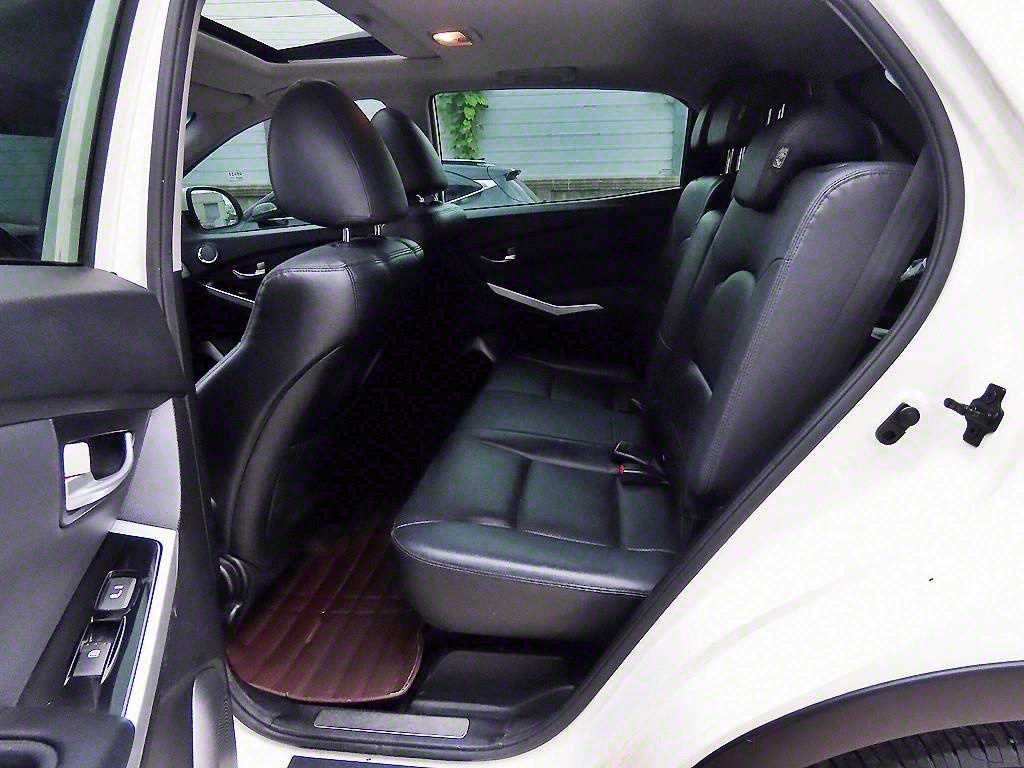 Ssangyong Korando - Vista 6