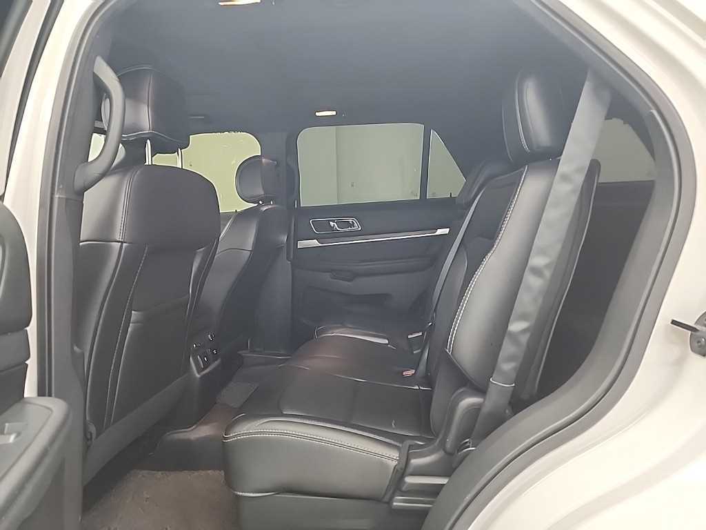 Ford Explorer - Vista 12