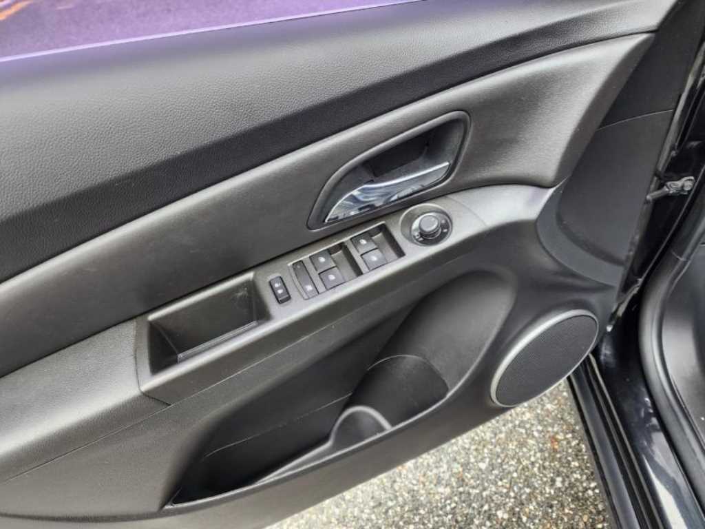 Chevrolet Cruise - Vista 9