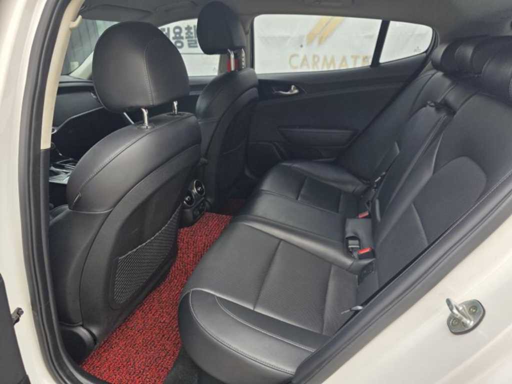 KIA Stinger - Vista 5