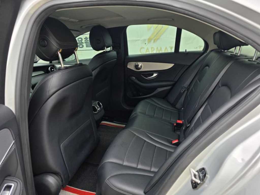 Mercedes Benz C Class - Vista 5