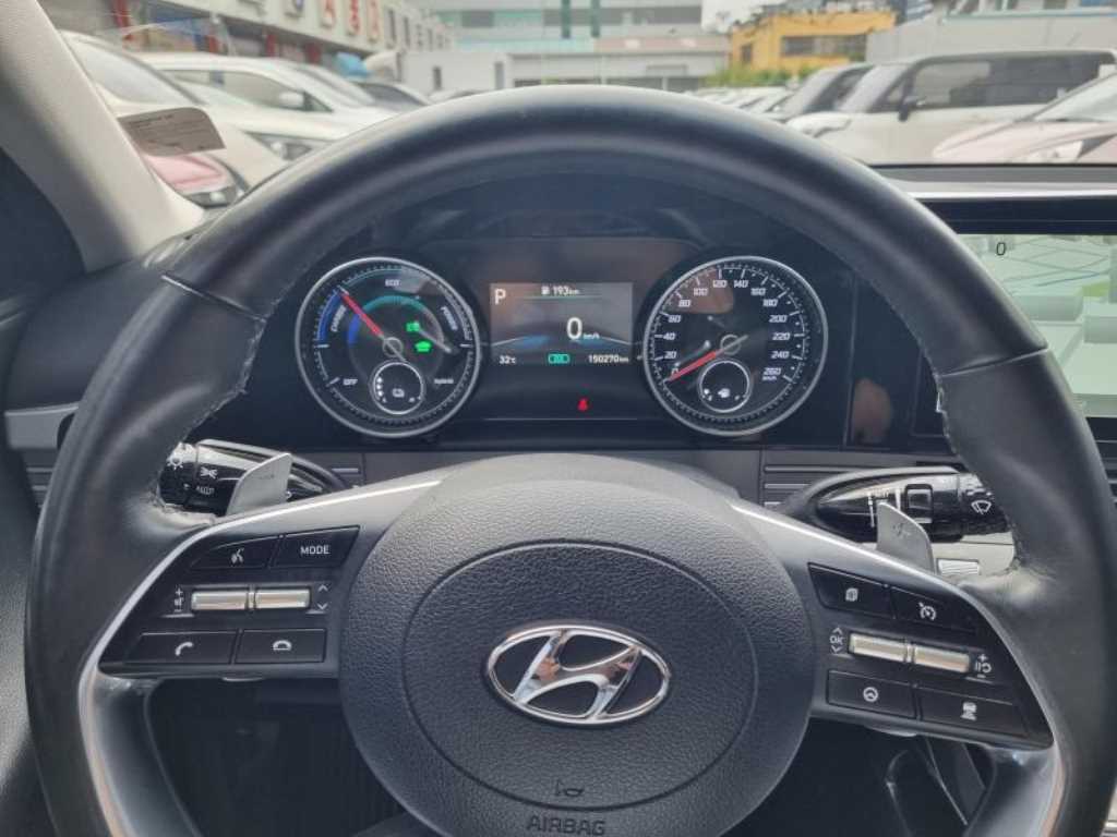 HYUNDAI Grandeur - Vista 9