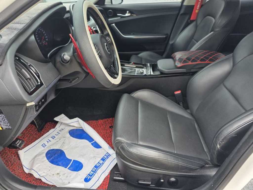 KIA Stinger - Vista 9