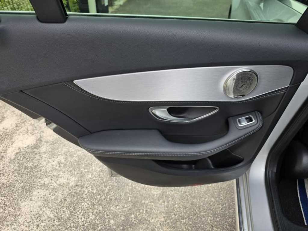 Mercedes Benz C Class - Vista 6