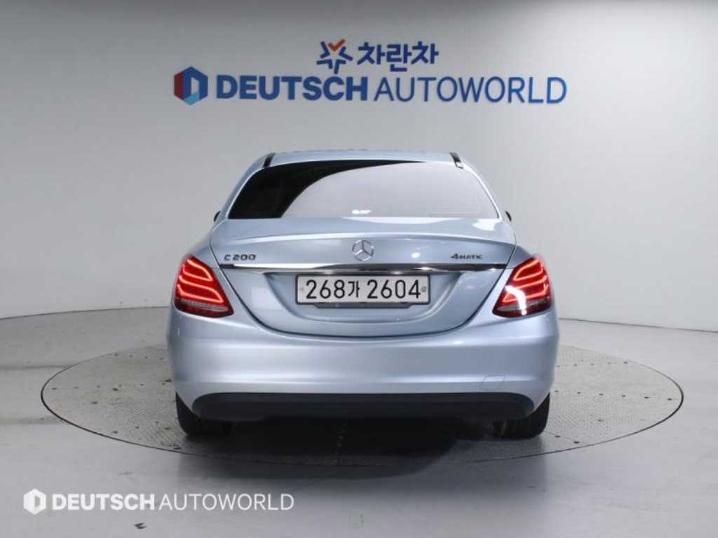 Mercedes Benz C Class - Vista 4