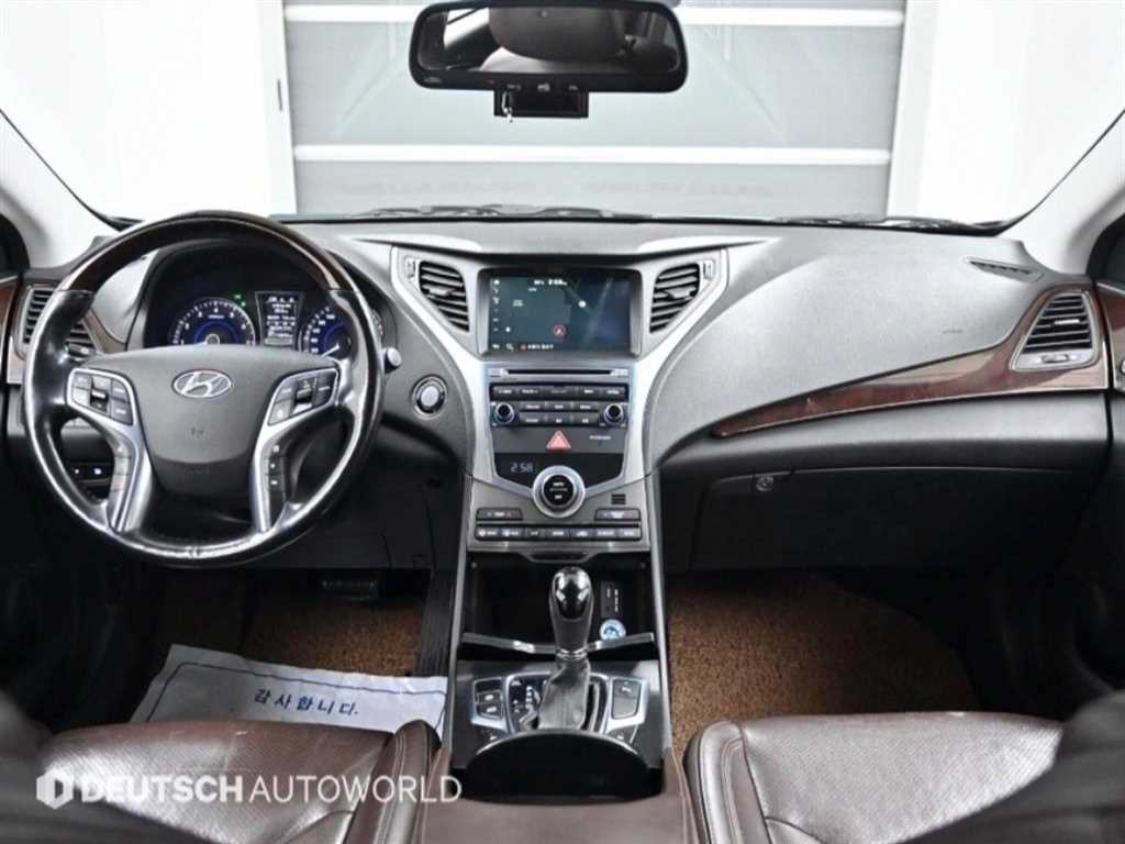 HYUNDAI Grandeur - Vista 7