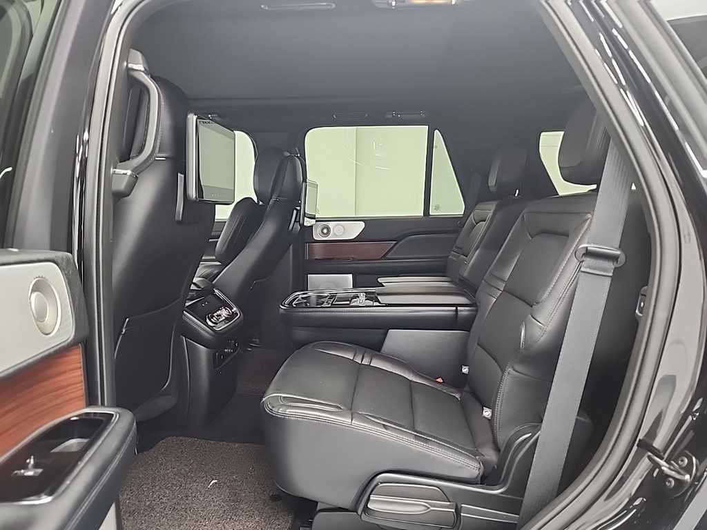 Lincoln Navigator - Vista 12