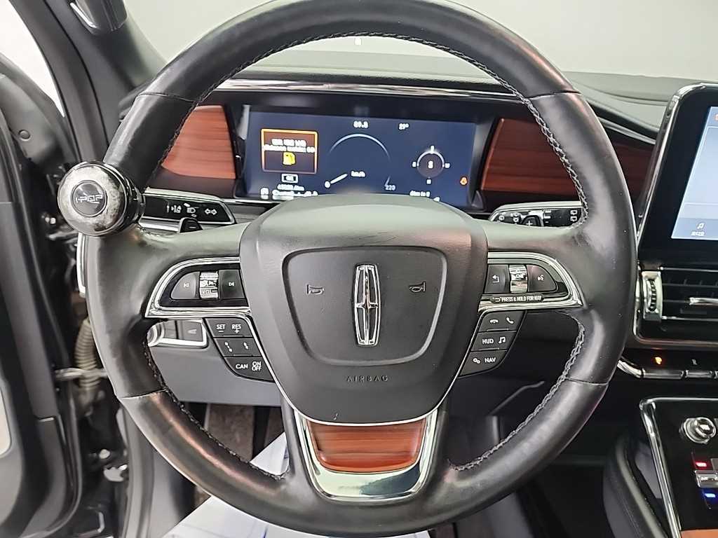 Lincoln Navigator - Vista 9