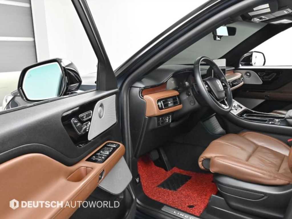 Lincoln Aviator - Vista 11