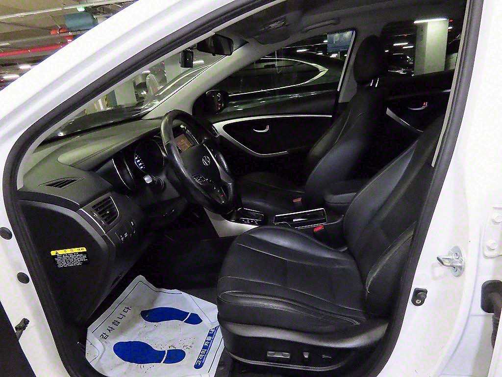 HYUNDAI i30 - Vista 6