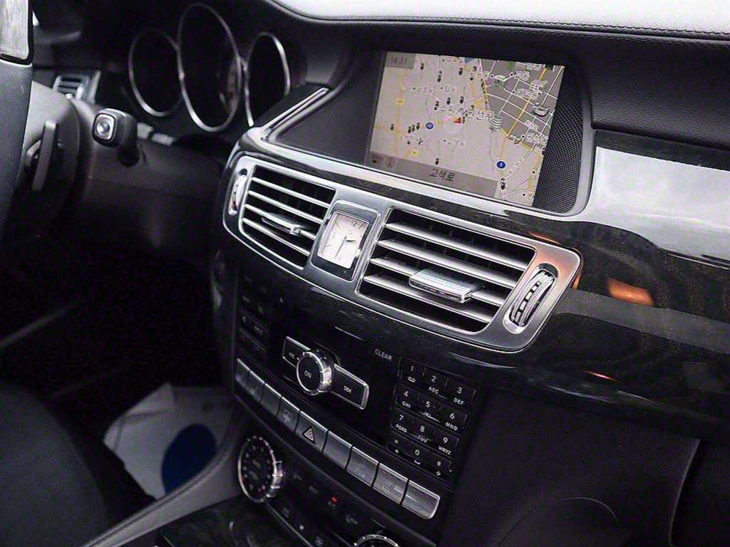 Mercedes Benz CLS Class - Vista 11