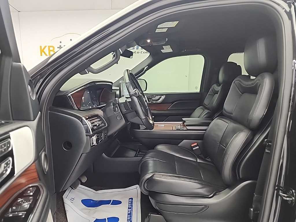 Lincoln Navigator - Vista 11