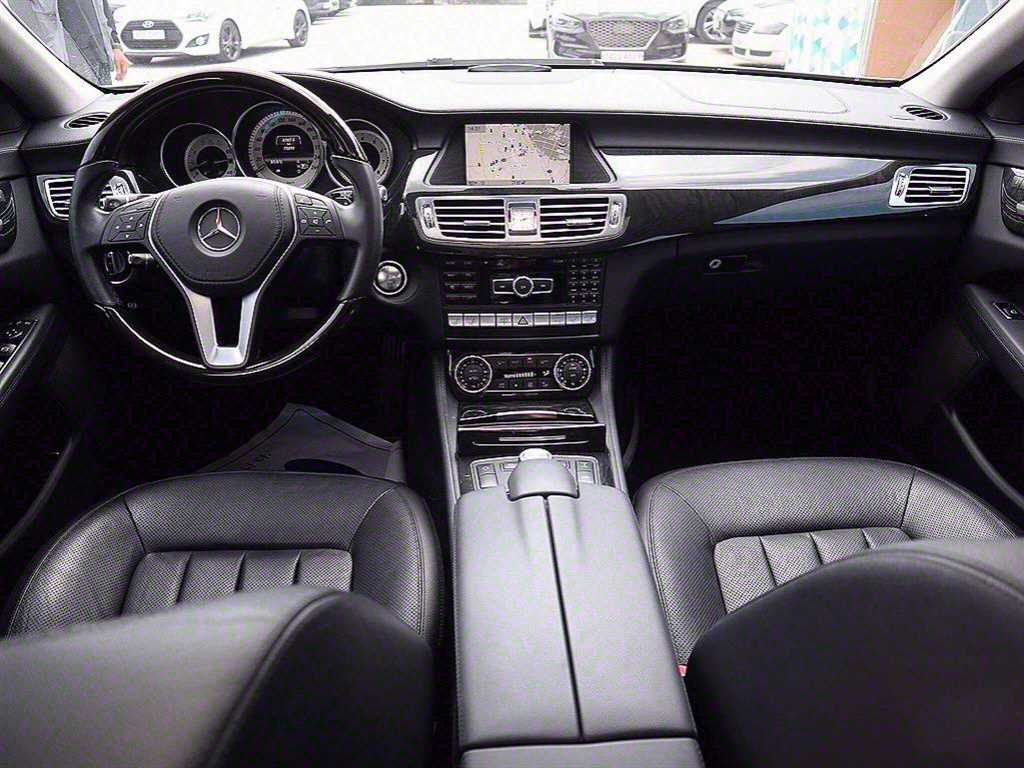 Mercedes Benz CLS Class - Vista 5