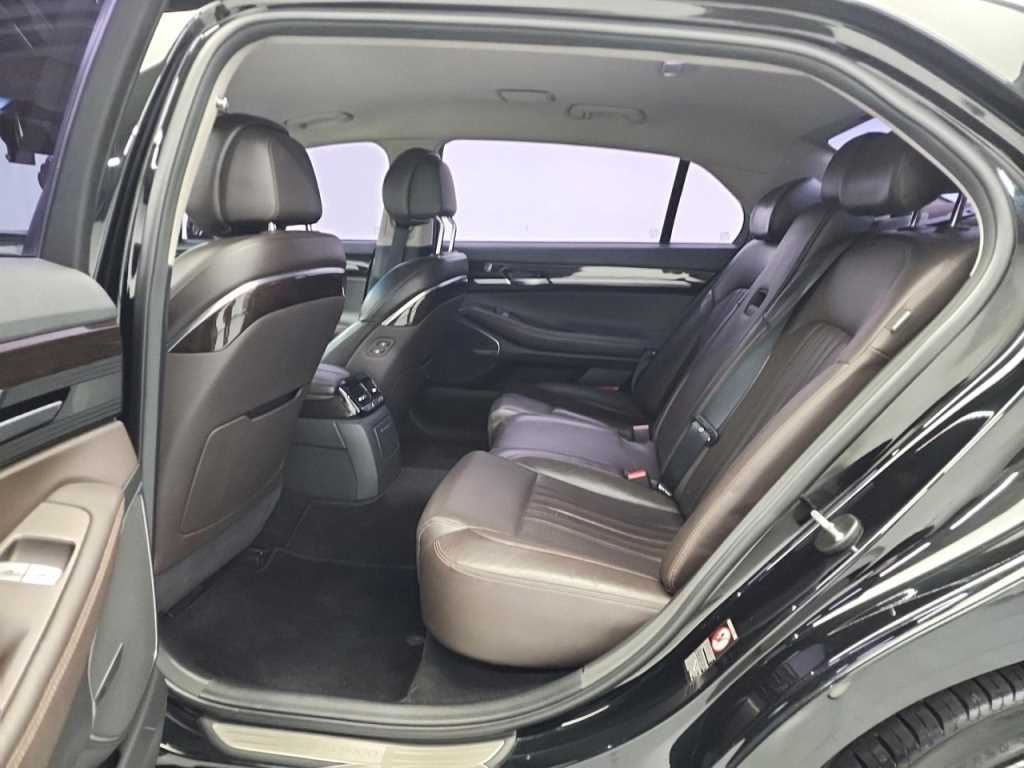 Genesis EQ900 - Vista 12