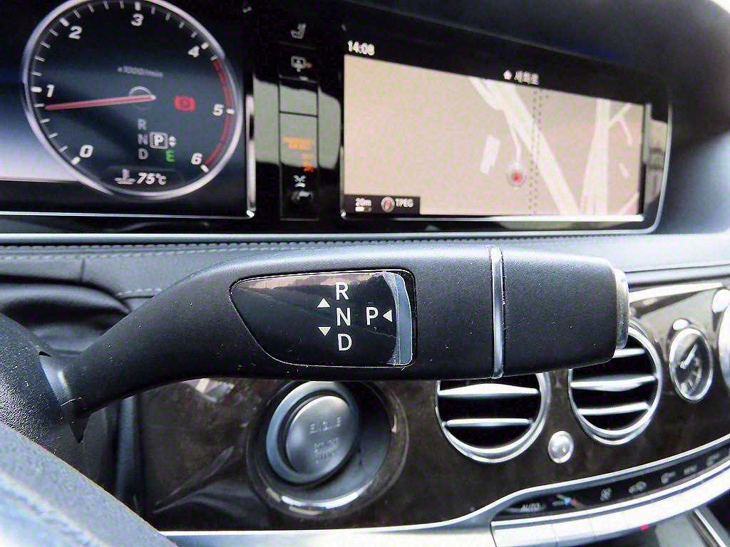 Mercedes Benz S Class - Vista 10