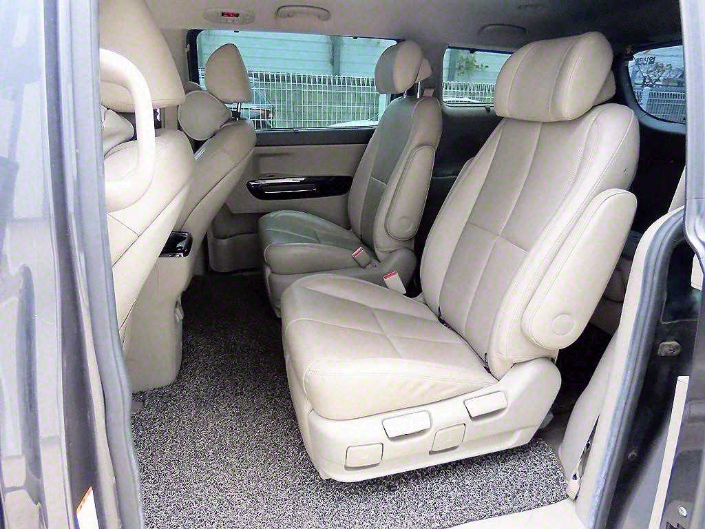 KIA Carnival - Vista 6