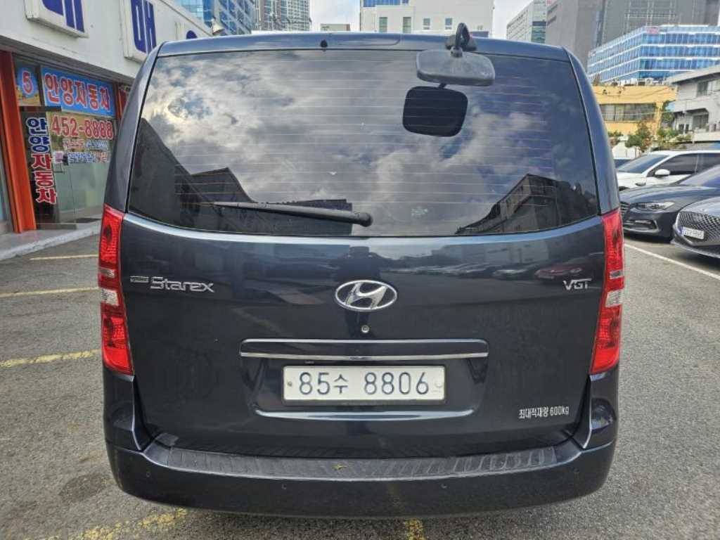 HYUNDAI Starex - Vista 4