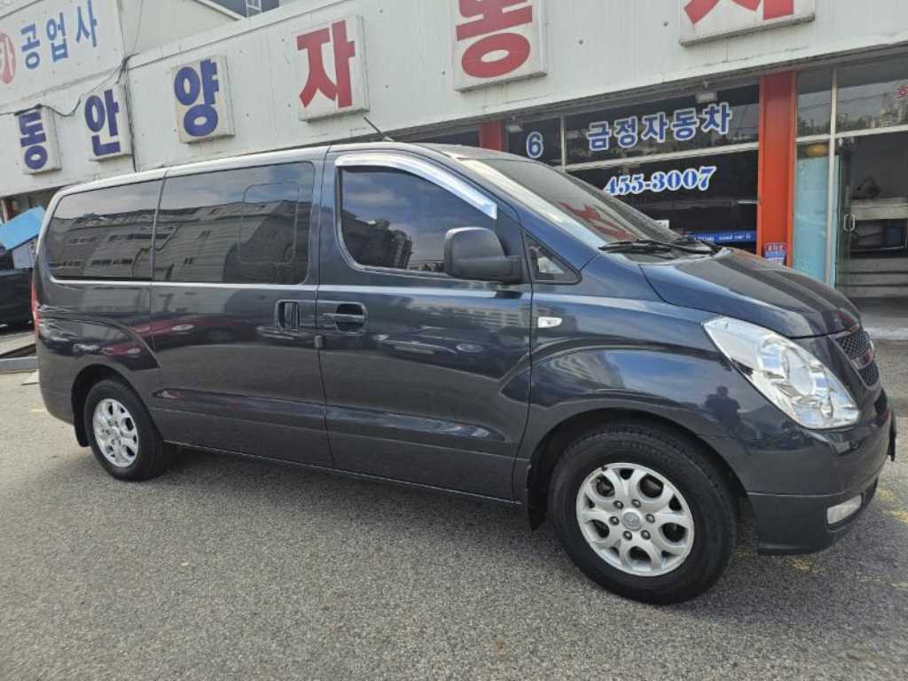 HYUNDAI Starex - Vista 7