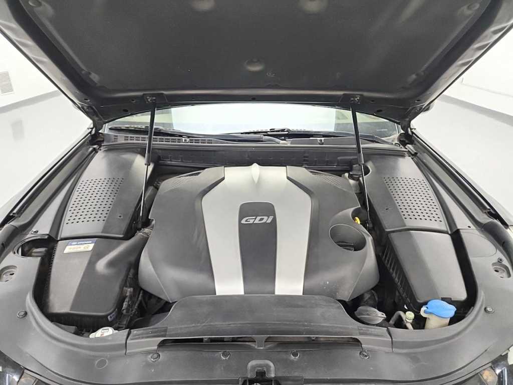 HYUNDAI Equus - Vista 5