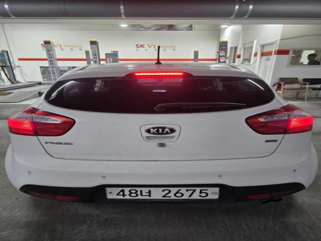 KIA Pride - Vista 4