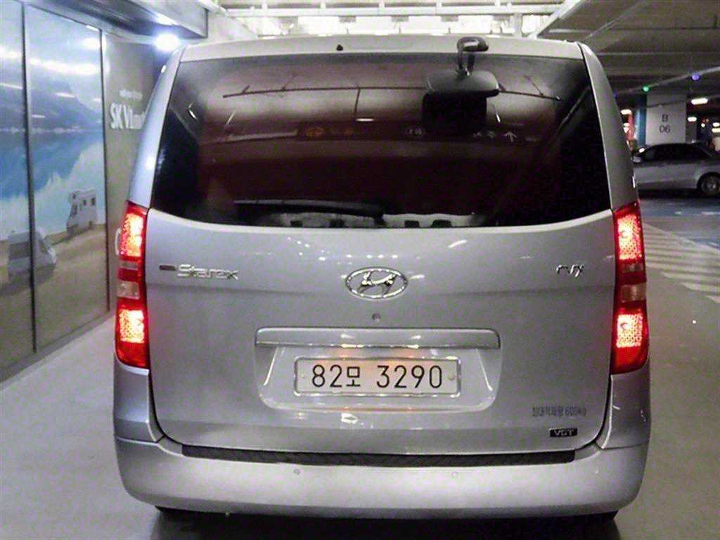 HYUNDAI Starex - Vista 5