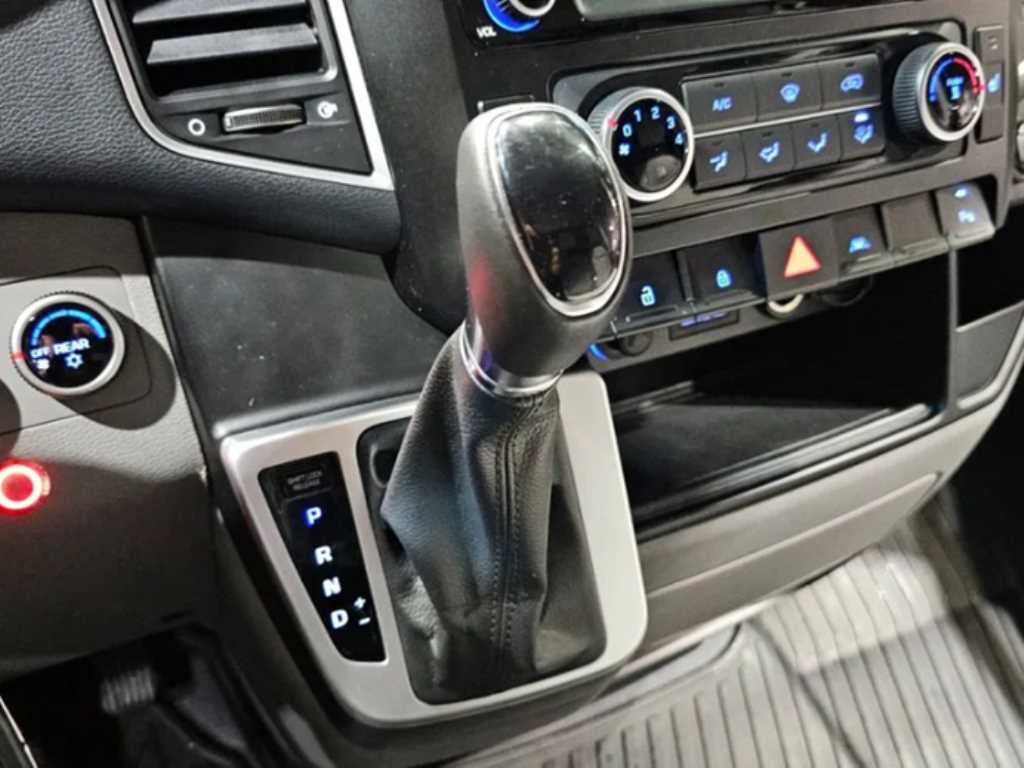 HYUNDAI Solati - Vista 9