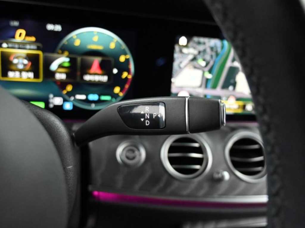 Mercedes Benz E class - Vista 9