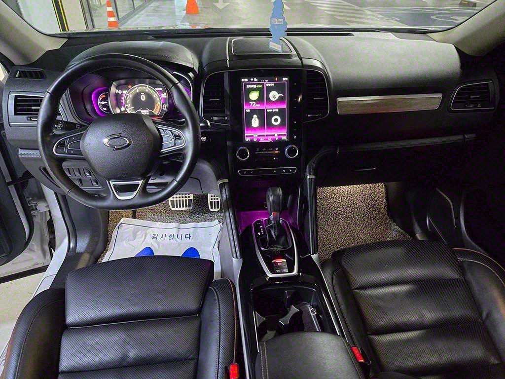 SAMSUNG QM6 - Vista 9