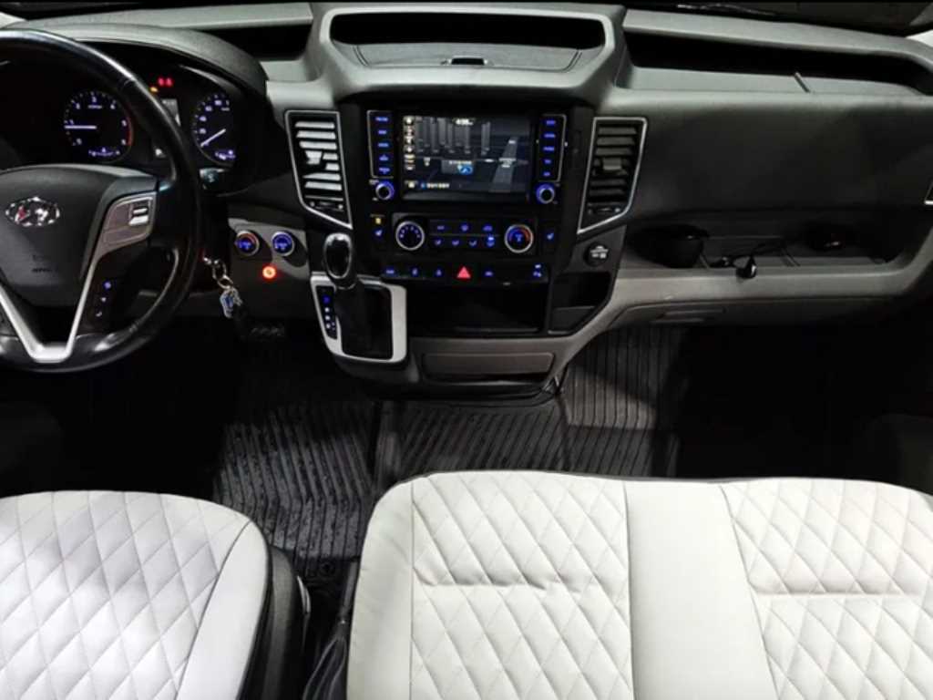 HYUNDAI Solati - Vista 7