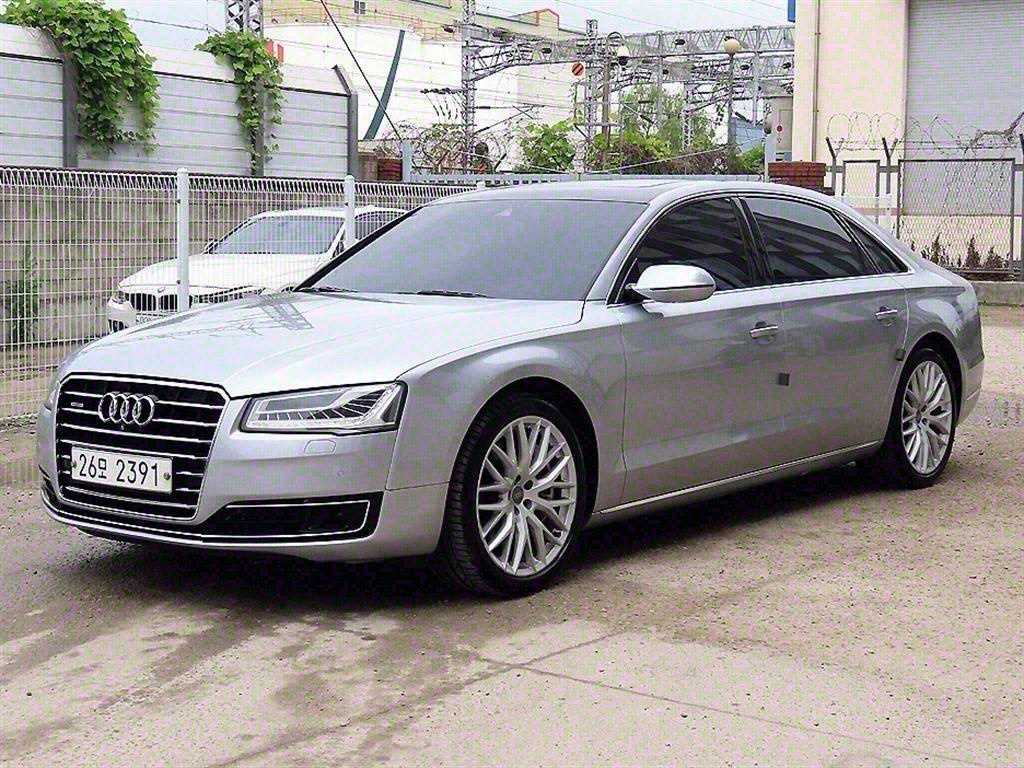 Audi A8 - Vista 4