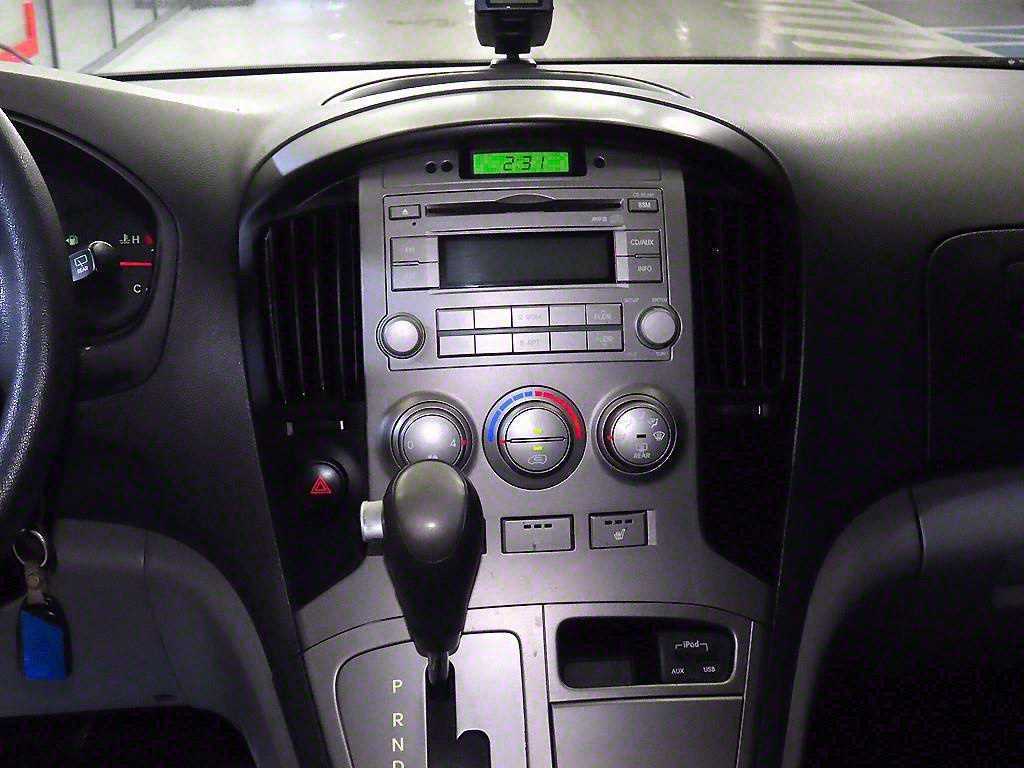 HYUNDAI Starex - Vista 11