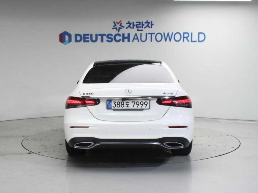 Mercedes Benz E class - Vista 4