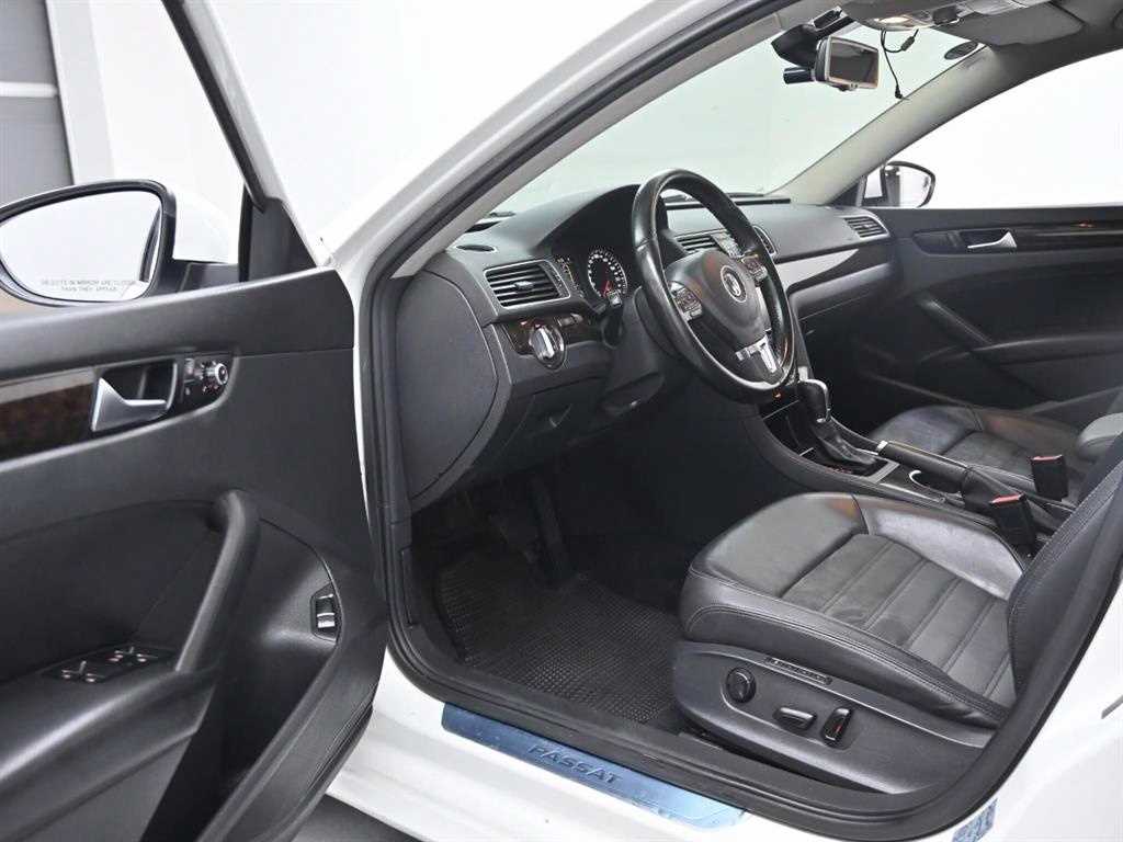 Volkswagen Passat - Vista 11