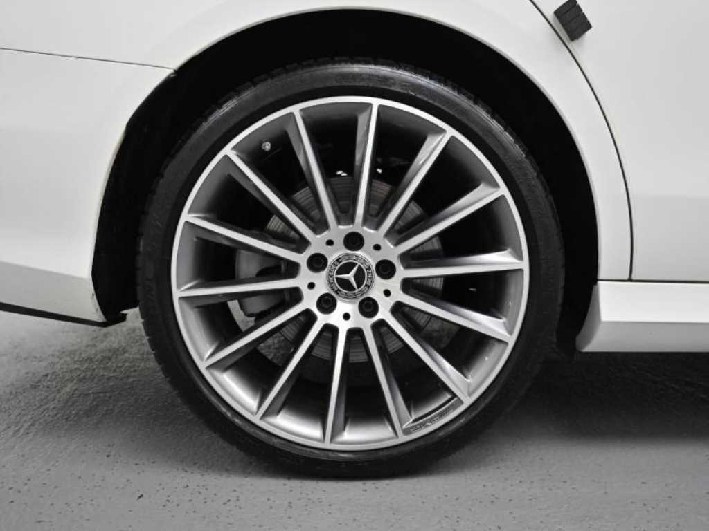 Mercedes Benz E class - Vista 5