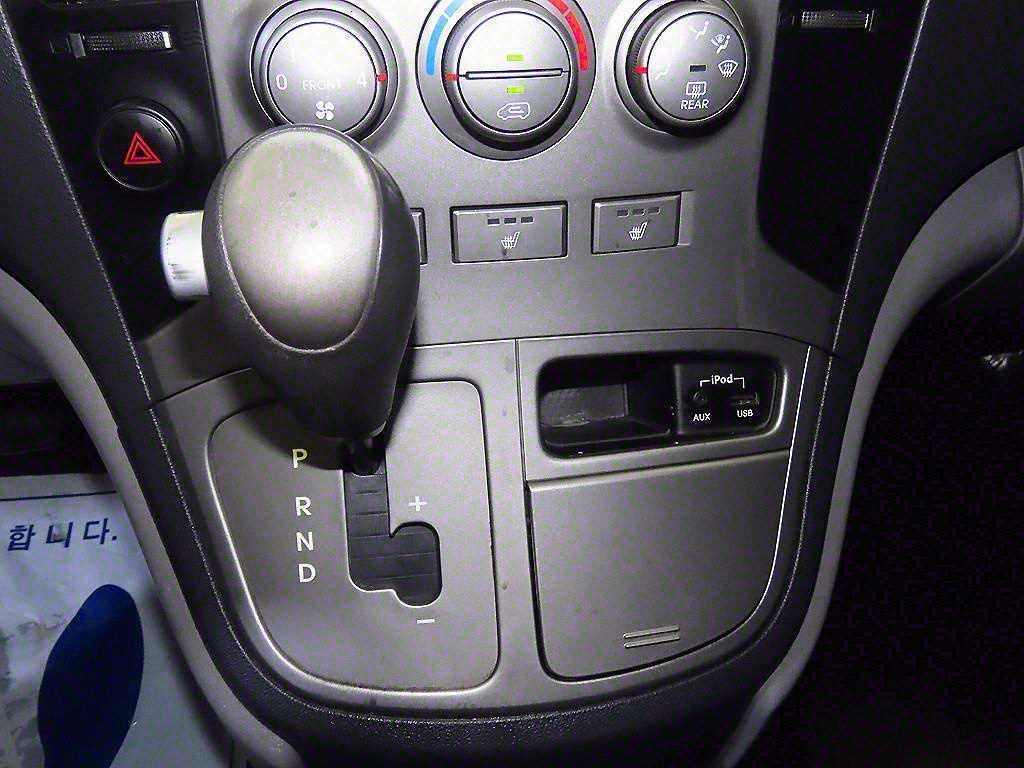 HYUNDAI Starex - Vista 12