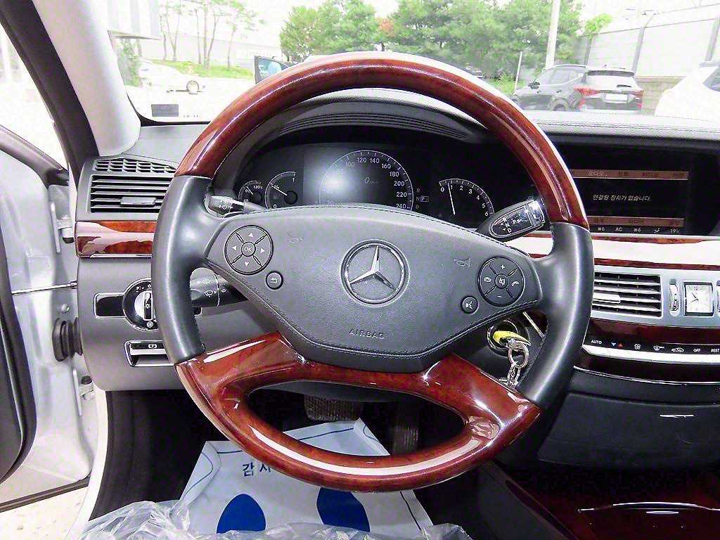 Mercedes Benz S Class - Vista 8