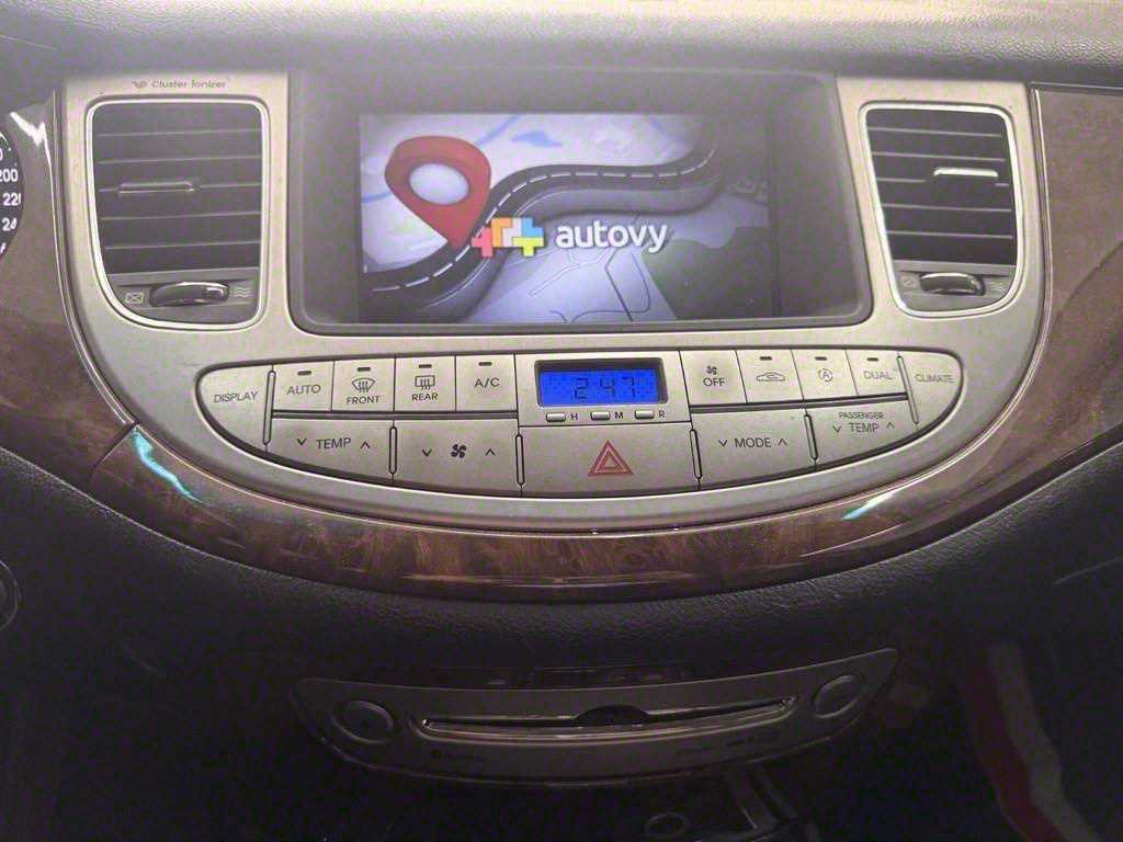 HYUNDAI Genesis - Vista 12