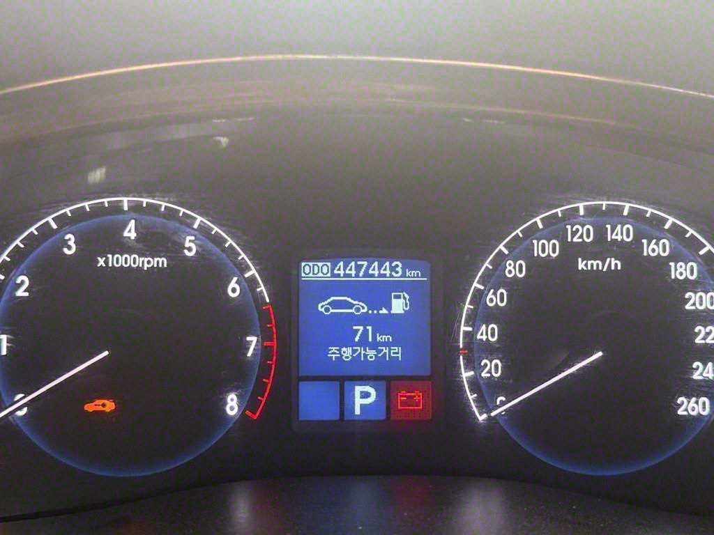 HYUNDAI Genesis - Vista 8