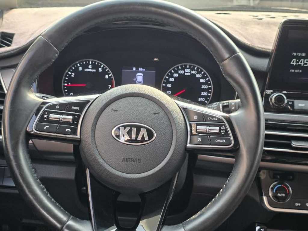 KIA Seltos - Vista 8