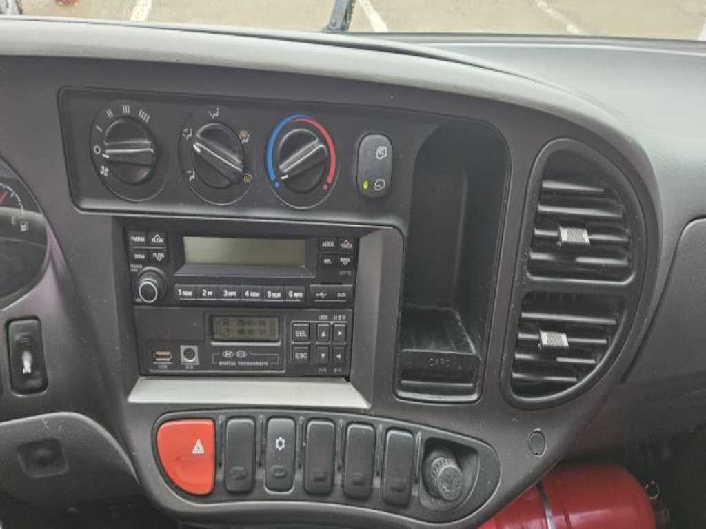 medium and large cargo Rory - Vista 8