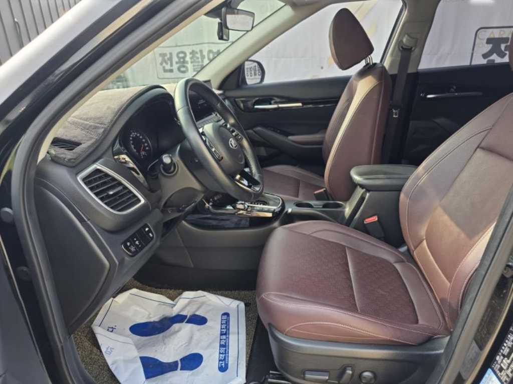 KIA Seltos - Vista 9