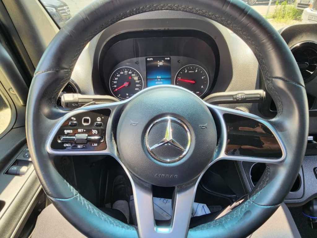 Mercedes Benz Sprinter - Vista 8