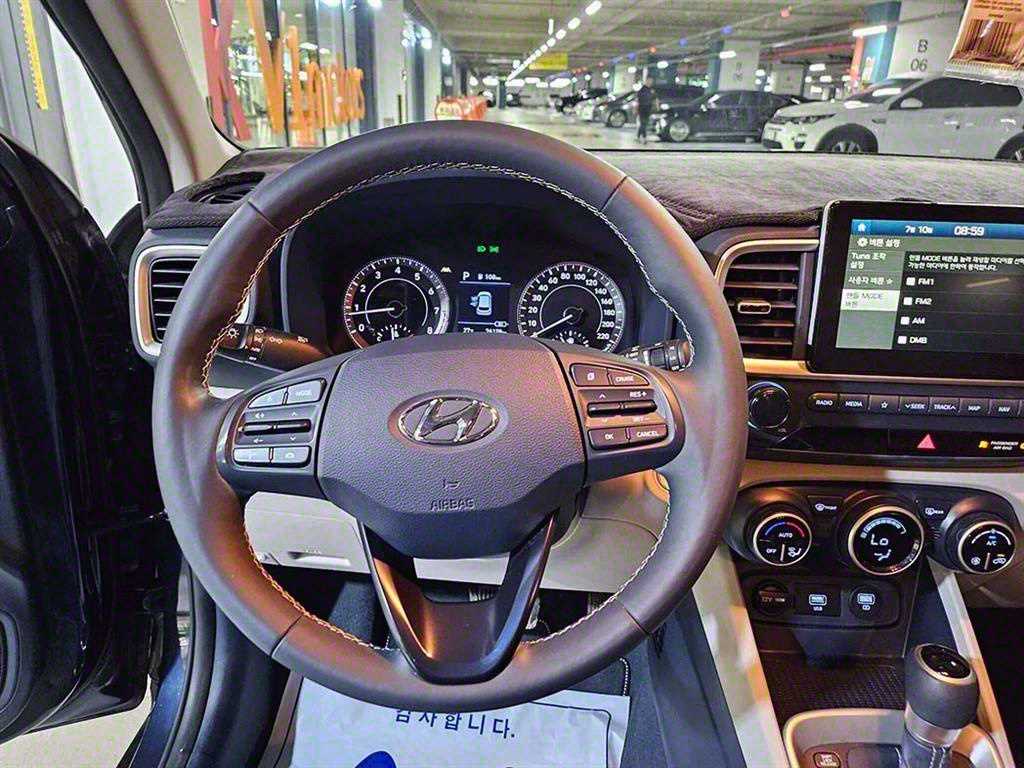 HYUNDAI Venue - Vista 9