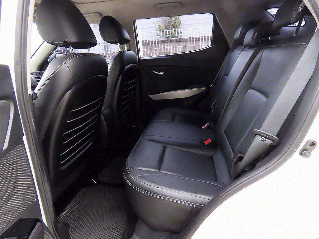 Ssangyong Tivoli - Vista 6