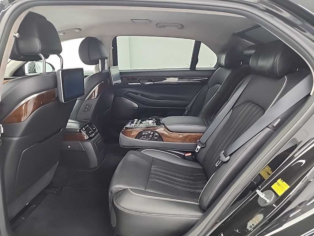 Genesis EQ900 - Vista 12