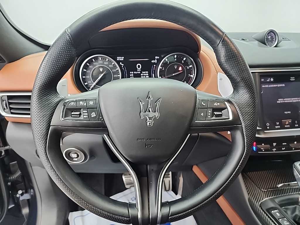 Maserati Levante - Vista 9