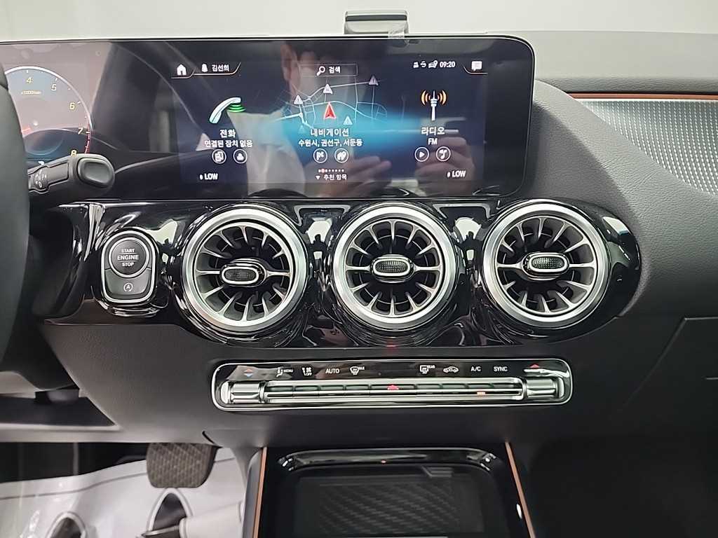 Mercedes Benz GLA Class - Vista 10