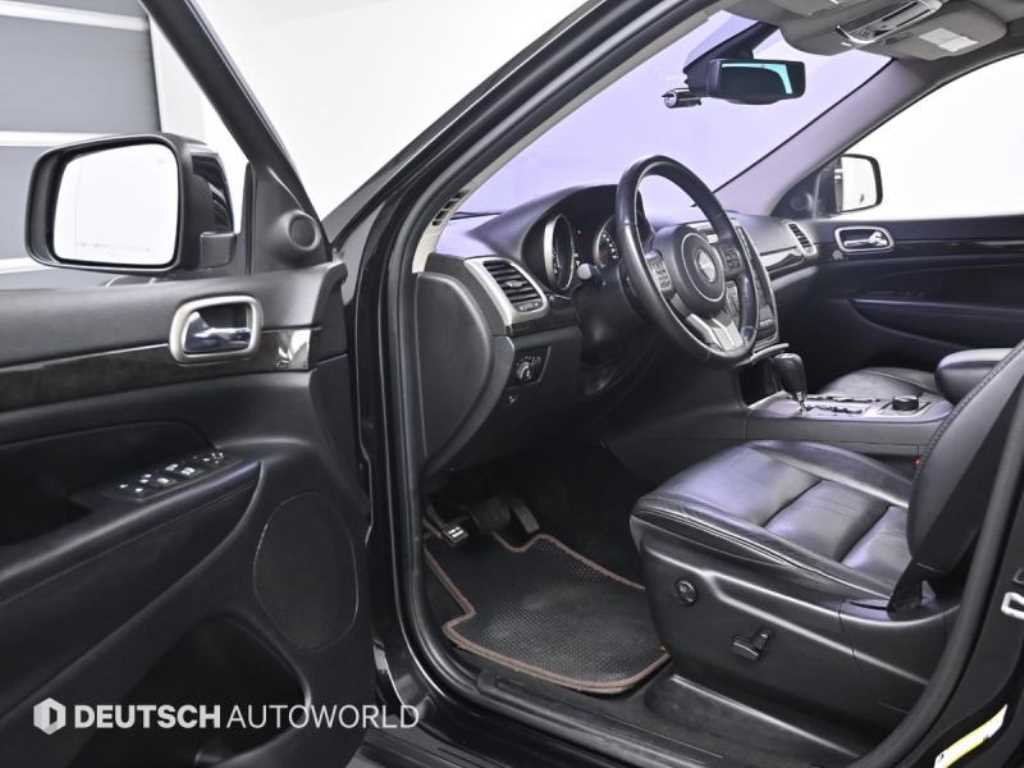 Jeep Cherokee - Vista 11